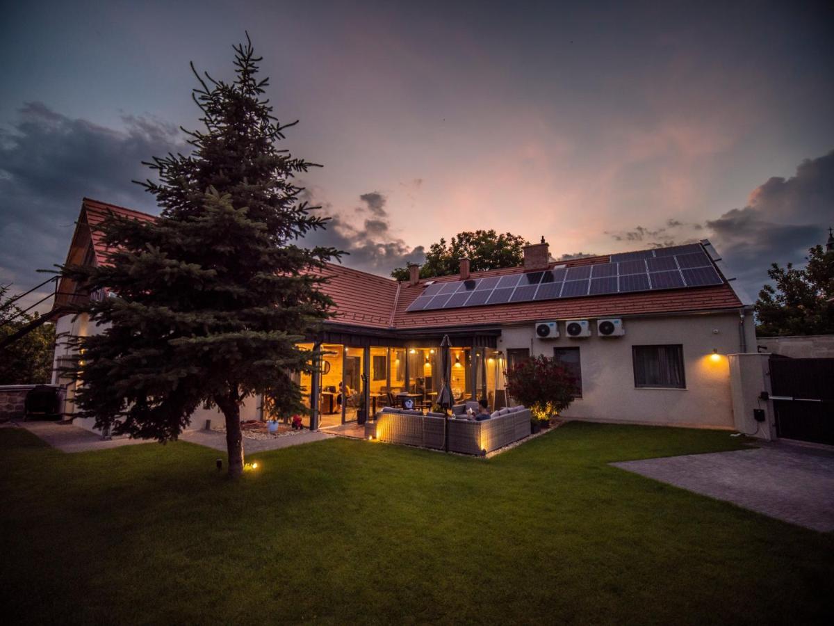 Voelgy Vendeghaz Hotel Etyek Exterior photo